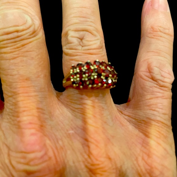 Sterling Silver .925 Garnet Cluster Ring - Picture 1 of 3